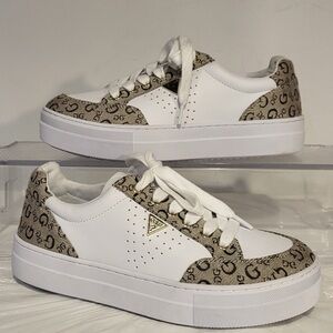 🧧Price Drop.....GUESS classic women's logo platform sneakers